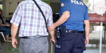 Eşinin kavgasını ayırmak isterken bacağından yaralandı 6 Eşinin kavgasını ayırmak isterken bacağından yaralandı