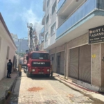 İki katlı ev alevlere teslim oldu 5 İki katlı ev alevlere teslim oldu