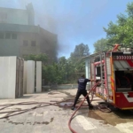 Kentin göbeğinden yükselen kara dumanlar panikletti 6 Kentin göbeğinden yükselen kara dumanlar panikletti