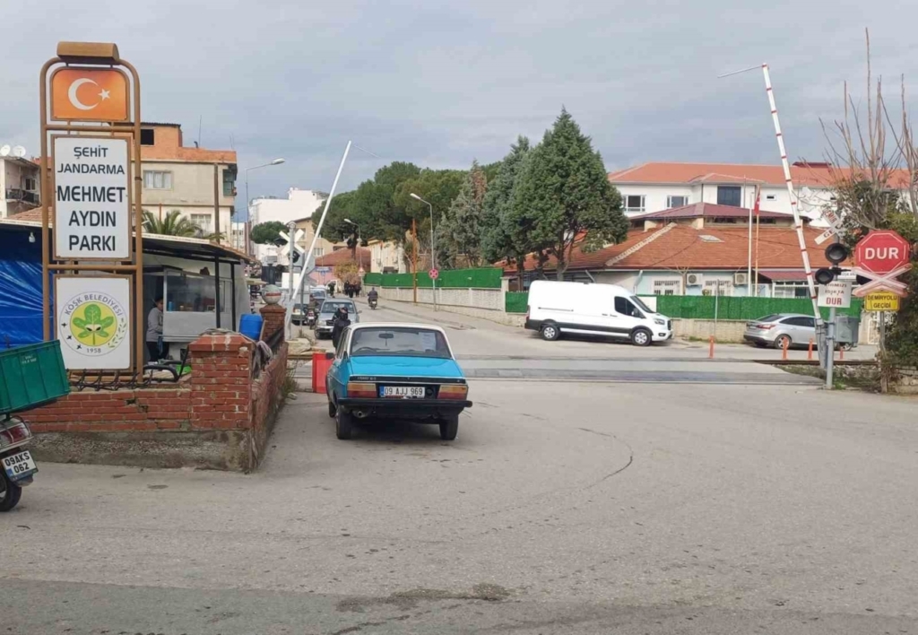 Köşklü vatandaşlardan ’kaldırım’ tepkisi 5 kosklu vatandaslardan kaldirim tepkisi f605df2cc203