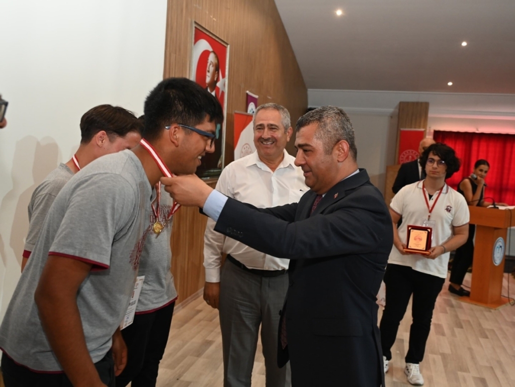 kusadali ogrenciler matematik olimpiyatlarinda il birincisi oldu 38f418580ec8