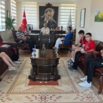 Kuşadası’nda başarılı sporcular Kaymakam Keklik ile görüştü 6 Kuşadası’nda başarılı sporcular Kaymakam Keklik ile görüştü