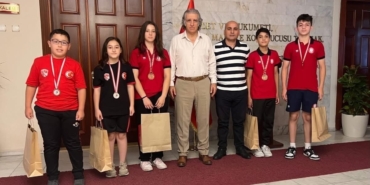 Kuşadası’nda başarılı sporcular Kaymakam Keklik ile görüştü