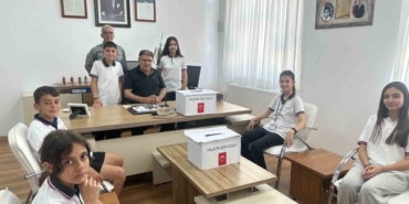 Minik yürekler harçlıklarını Gazze için topladı
