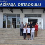Minik yürekler harçlıklarını Gazze için topladı 5 Minik yürekler harçlıklarını Gazze için topladı