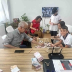 Minik yürekler harçlıklarını Gazze için topladı 7 Minik yürekler harçlıklarını Gazze için topladı