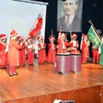 Nazilli’de miniklerden yıl sonu programı 2 Nazilli’de miniklerden yıl sonu programı