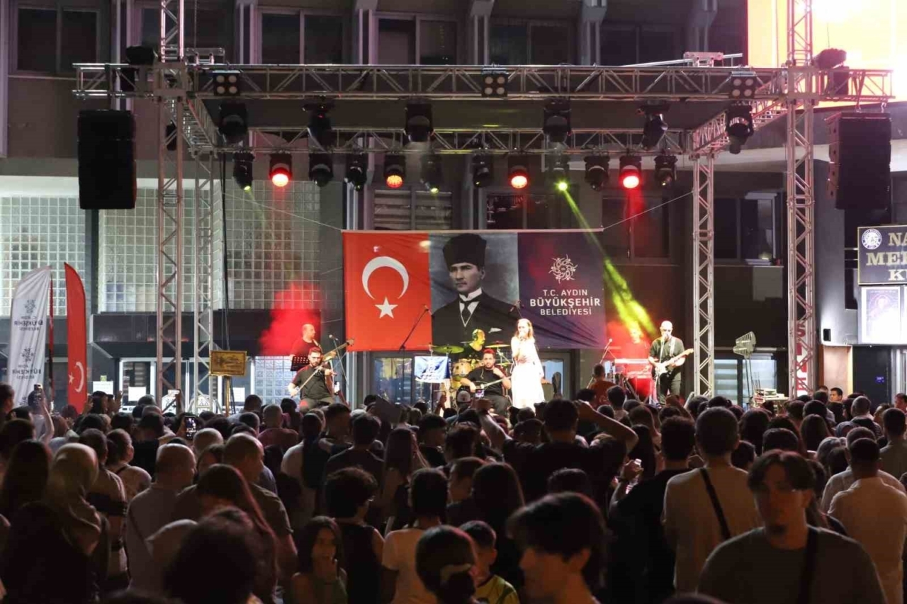 nazillide yaz konseri ilgi gordu 21867ab56fae