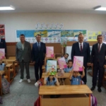 Öğrencilerin karnelerini Vali Canbolat verdi 6 Öğrencilerin karnelerini Vali Canbolat verdi