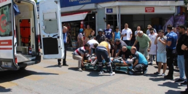 Refüje çarpıp savrulan motosiklet sürücüsü yaralandı