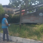 Söke’de park ve bahçelerde ’kene’ mücadelesi 1 Söke’de park ve bahçelerde ’kene’ mücadelesi