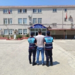 Üç ayrı suçtan aranan şahıs Nazilli’de yakalandı 1 Üç ayrı suçtan aranan şahıs Nazilli’de yakalandı