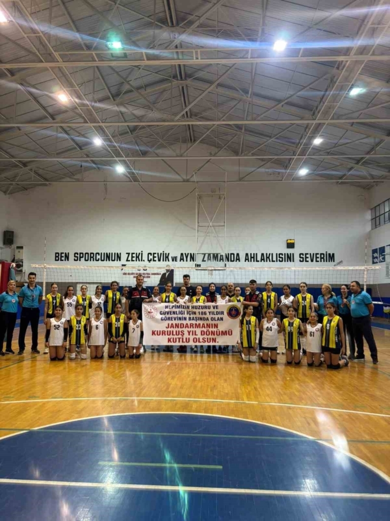 voleybolcular jandarmayi unutmadi 28f3f6386b0c