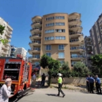 Yedi katlı binada yangın paniği, apartman tahliye edildi 1 Yedi katlı binada yangın paniği, apartman tahliye edildi