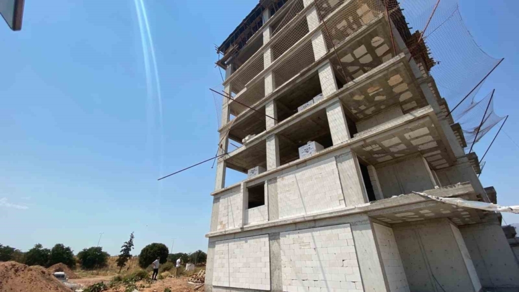 8 kattan dusen insaat iscisi hastaneye kaldirildi 145cbd7dabb7