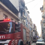 Alevlerin yükseldiği ev kullanılamaz hale geldi 1 Alevlerin yükseldiği ev kullanılamaz hale geldi