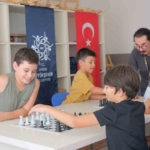 Aydın’da çocuklar satrançla düşünmeyi öğreniyor 9 Aydın’da çocuklar satrançla düşünmeyi öğreniyor