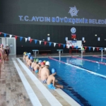 Aydınlı Minikler Büyükşehir Belediyesi ile yüzmeyi öğreniyor 5 Aydınlı Minikler Büyükşehir Belediyesi ile yüzmeyi öğreniyor
