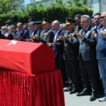 Aydınlı Şehit Üsteğmen Ege Akar, İzmir’de dualarla son yolculuğuna uğurladı 1 Aydınlı Şehit Üsteğmen Ege Akar, İzmir’de dualarla son yolculuğuna uğurladı