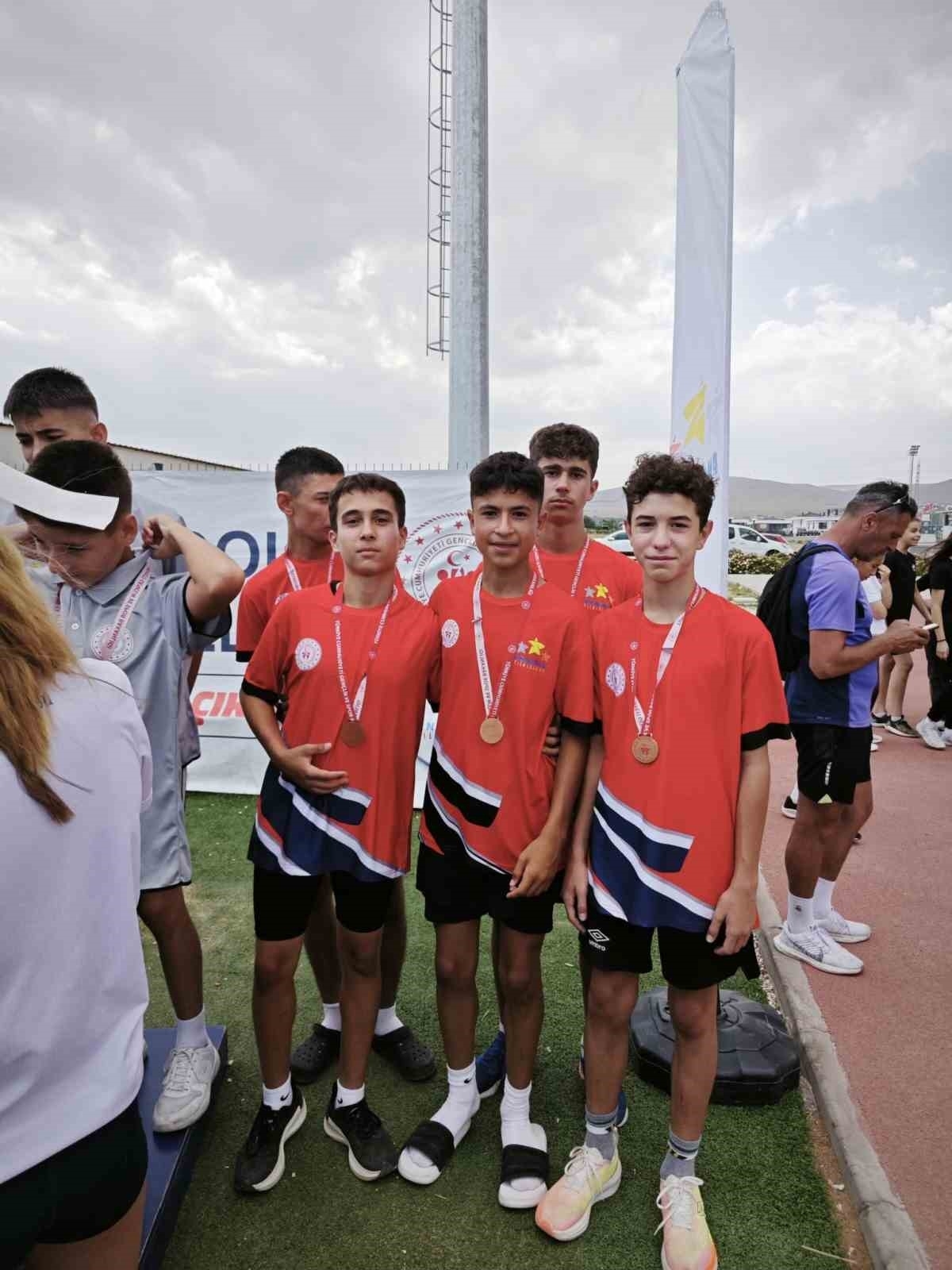 Aydınlı sporcular, şampiyonadan başarılarla döndü