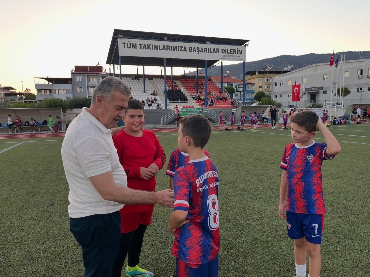 Buharkent’te ’Kentin Çocukları’ futbol turnuvasında ilk düdük çaldı