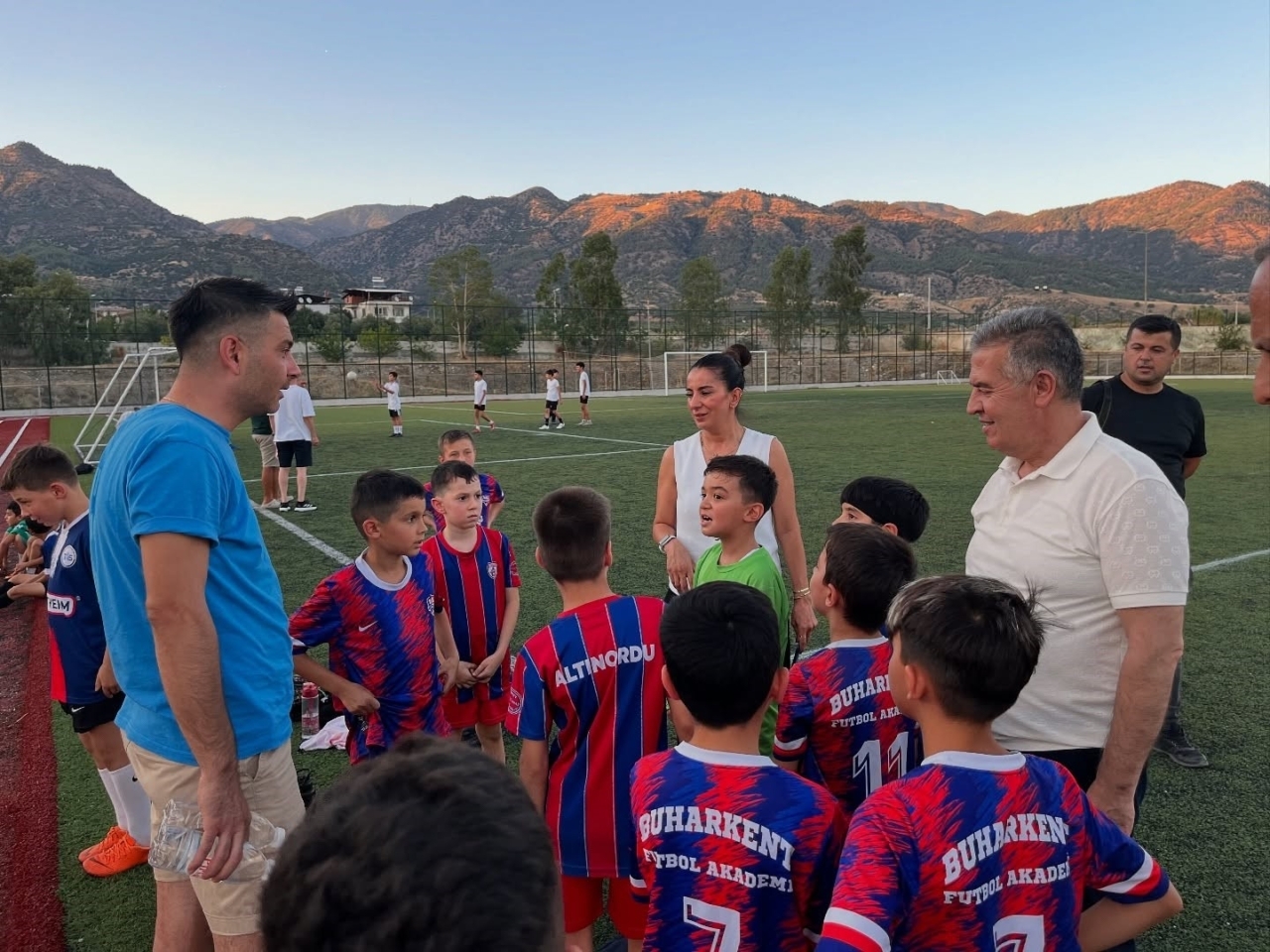 Buharkent’te ’Kentin Çocukları’ futbol turnuvasında ilk düdük çaldı