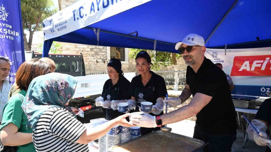 buyuksehir belediyesinden vatandaslara asure ikrami ce4bb1e02fab