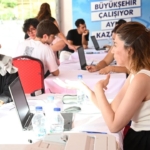 Büyükşehir’in tercih tırı üniversite adaylarının hizmetinde 5 Büyükşehir’in tercih tırı üniversite adaylarının hizmetinde