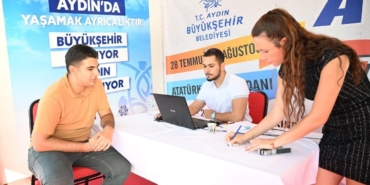Büyükşehir’in tercih tırı üniversite adaylarının hizmetinde 42 Büyükşehir’in tercih tırı üniversite adaylarının hizmetinde