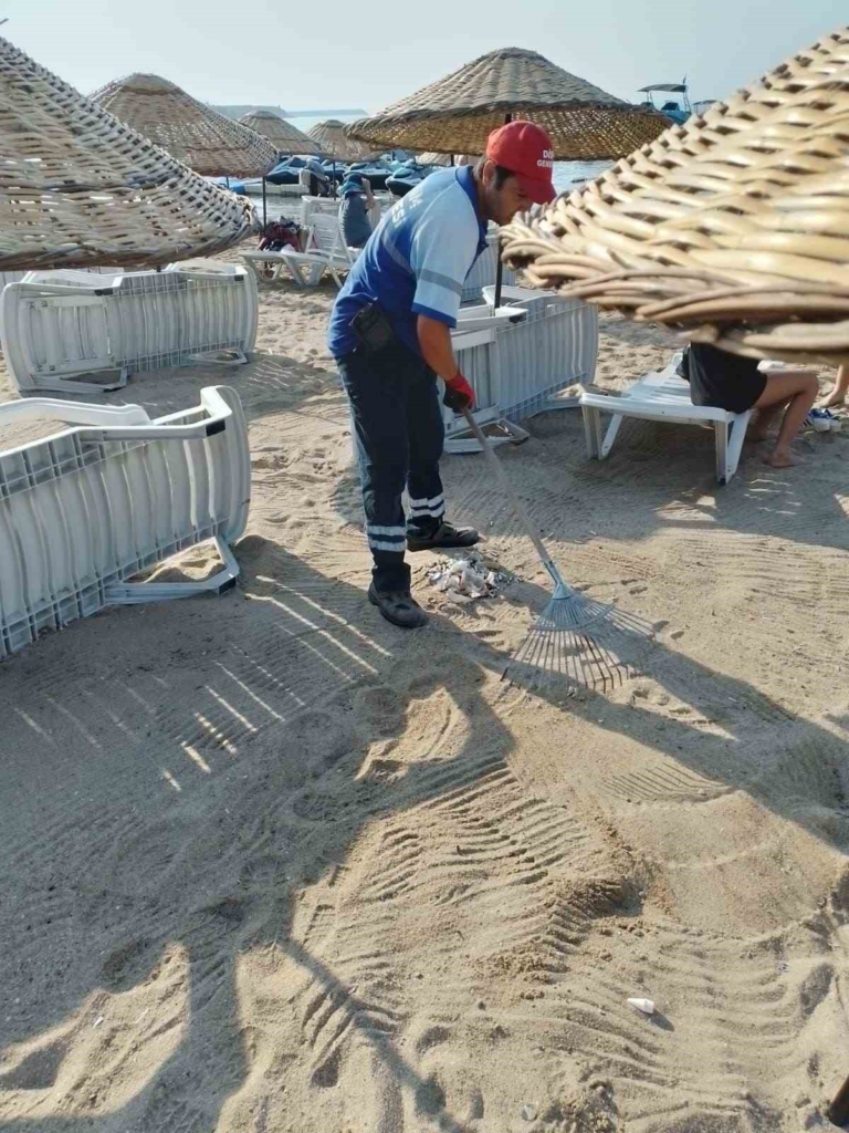 didim belediyesi sahil temizligini araliksiz surduruyor bca699cf8433