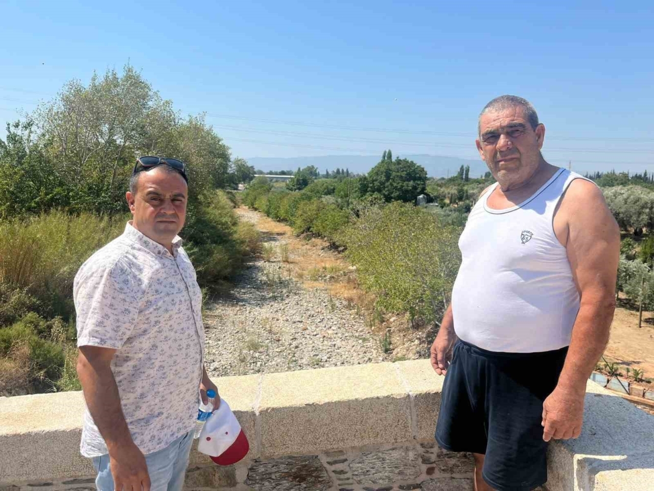 İncirliova İkizdere Barajı’ndan su bırakılmadı, ağaçlar kurudu