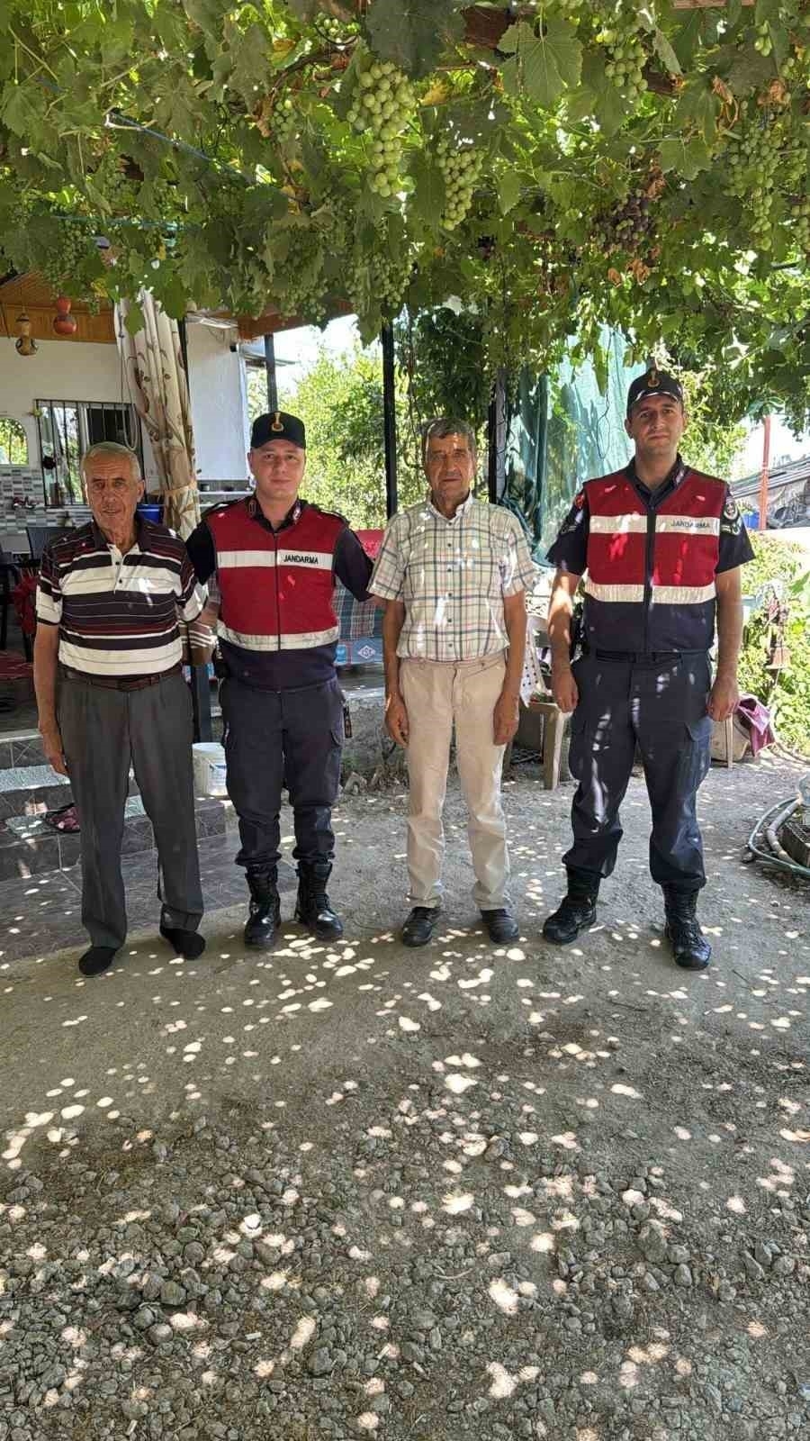 Jandarma şehit ve gazilerin ailelerini yalnız bırakmıyor
