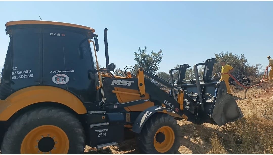 Karacasu’da tarım arazisi yandı, Başkan Büyükyapıcı uyardı