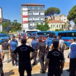 Köşk’teki gazinoda öldürülen Özbek kadının katil zanlıları adliyeye sevk edildi 4 Köşk’teki gazinoda öldürülen Özbek kadının katil zanlıları adliyeye sevk edildi