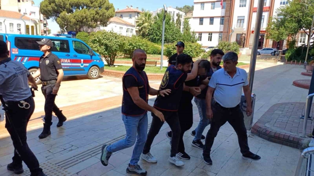 koskteki gazinoda oldurulen ozbek kadinin katil zanlilari adliyeye sevk edildi 3c5b532397c8