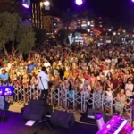 Kuşadalılar ‘Yaz Konserleri’ ile eğlendi 6 Kuşadalılar ‘Yaz Konserleri’ ile eğlendi