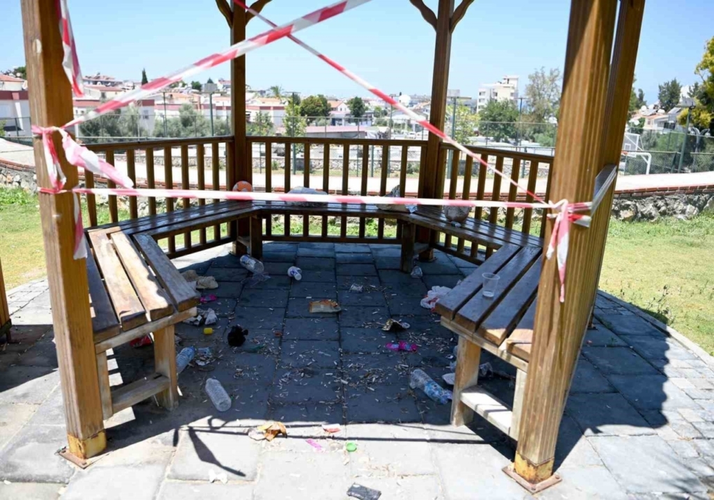 kusadasi belediyesinin temizlik calisanlarindan cevreye duyarlilik cagrisi 50561b756deb