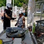 Kuşadası plajlarında ‘Kıyı Kanunu’ denetimi 6 Kuşadası plajlarında ‘Kıyı Kanunu’ denetimi