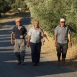 Mahallelerini alevlere karşı savundular 3 Mahallelerini alevlere karşı savundular