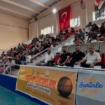 Minikler basketbol turnuvasında ter döktü 5 Minikler basketbol turnuvasında ter döktü
