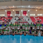 Minikler basketbol turnuvasında ter döktü 6 Minikler basketbol turnuvasında ter döktü