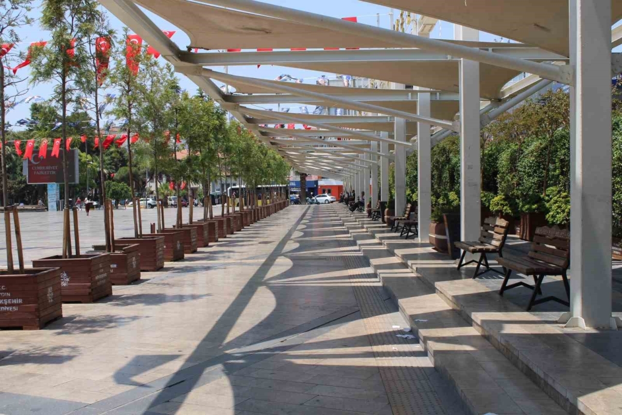 Sıcaklar arttı, sokaklar boş kaldı