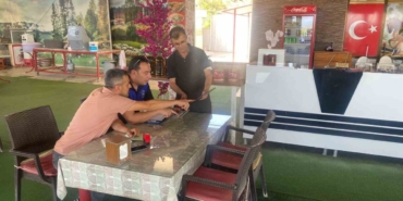 Söke Belediyesi zabıta ekipleri çöp şişçileri denetlendi 43 Söke Belediyesi zabıta ekipleri çöp şişçileri denetlendi