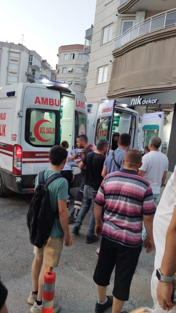 ters yonden donus yapan arac motosikletle carpisti 2 yarali 42275465d25b