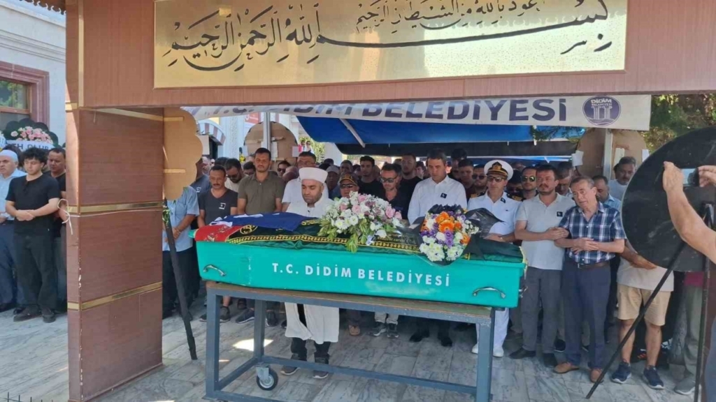 trafik kazasinda hayatini kaybeden 14 yasindaki derin son yolculuguna ugurlandi 369711a89746