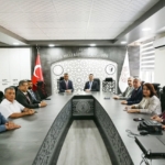 Yeni görevine başlayan Müdür Yiğit: "Hedefimiz Aydın’ın her köşesinde öğrencilerimize nitelikli bir eğitim ortamı sunmak" 2 Yeni görevine başlayan Müdür Yiğit: "Hedefimiz Aydın’ın her köşesinde öğrencilerimize nitelikli bir eğitim ortamı sunmak"