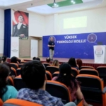 Yüksek Teknoloji Koleji koordinatörü Dr. Başaran, yapay zeka eğitiminin müfredata eklenmesini değerlendirdi 1 Yüksek Teknoloji Koleji koordinatörü Dr. Başaran, yapay zeka eğitiminin müfredata eklenmesini değerlendirdi
