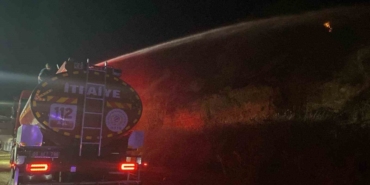 Zeytinlik alanda çıkan yangın ekiplerin erken müdahalesi ile büyümeden söndürüldü 46 Zeytinlik alanda çıkan yangın ekiplerin erken müdahalesi ile büyümeden söndürüldü