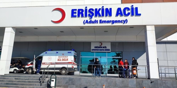 Efeler’de bıçaklı kavga! 1 kişi ağır yaralı