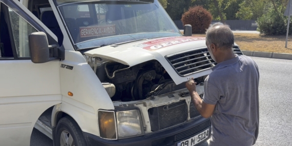 Efeler’de kopan tel, yolcu minibüsüne dolandı